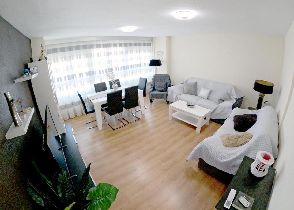Apartamentos La Encarnacion I 로스알카자레스 외부 사진